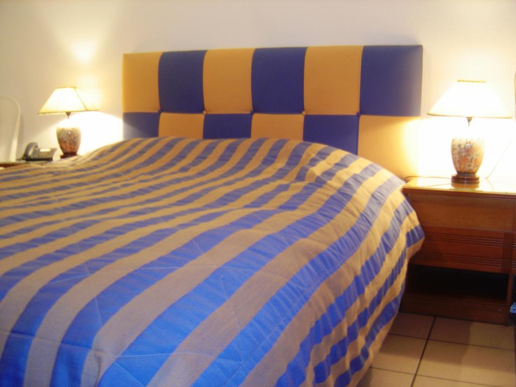 Kalimera Hotel Poros Town Bagian luar foto