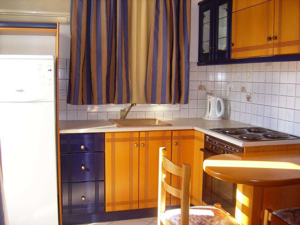 Kalimera Hotel Poros Town Bagian luar foto
