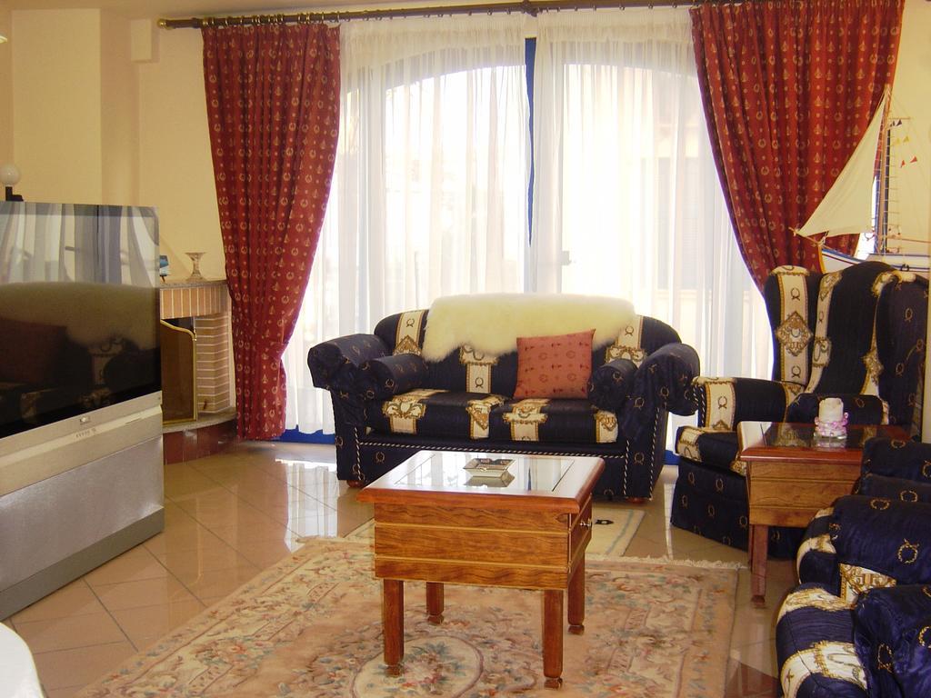 Kalimera Hotel Poros Town Bagian luar foto